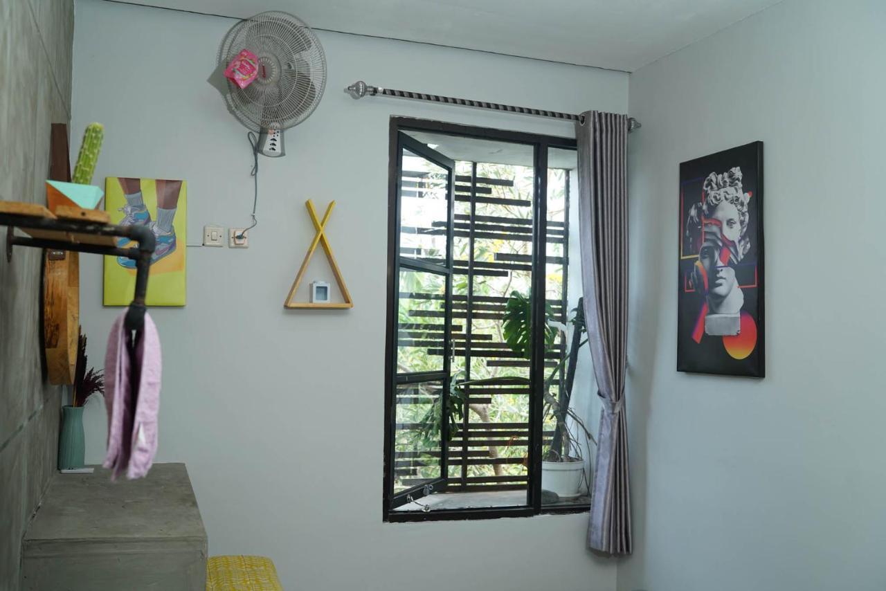 Happy House Bnb Bromo Backpacker Проболинго Экстерьер фото