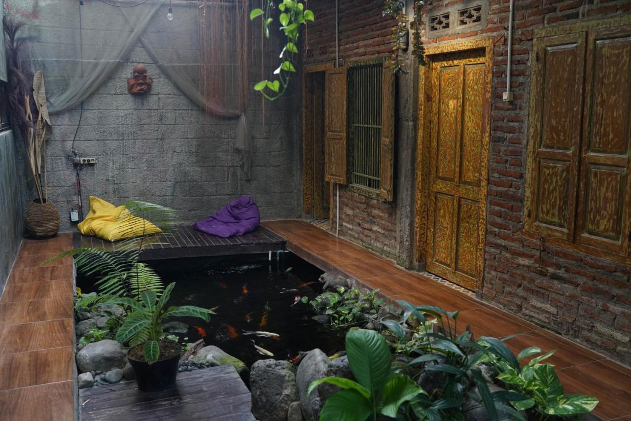 Happy House Bnb Bromo Backpacker Проболинго Экстерьер фото